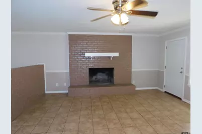 602 E South St Unit 3, Lindale, TX 75771 - Photo 3