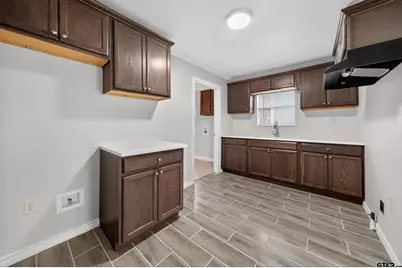 1004 N Grand, Tyler, TX 75702 - Photo 11