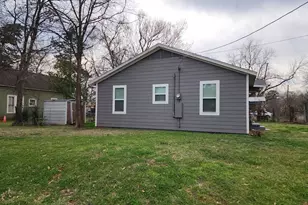 402 W Carolina St, Palestine, TX 75803 - Photo 9