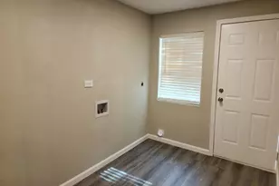 402 W Carolina St, Palestine, TX 75803 - Photo 27