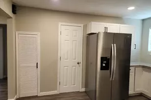 402 W Carolina St, Palestine, TX 75803 - Photo 13