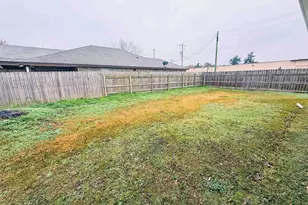 201 Reynolds St, Pittsburg, TX 75686 - Photo 3