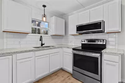 402 W Pine, Overton, TX 75684 - Photo 13