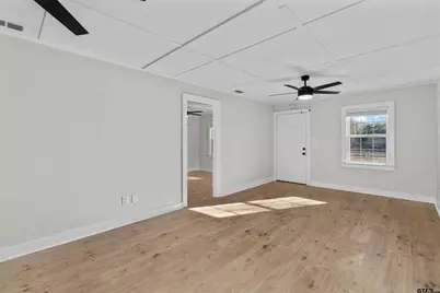 402 W Pine, Overton, TX 75684 - Photo 9