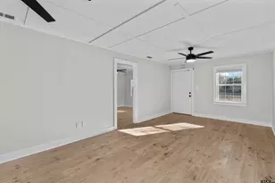 402 W Pine, Overton, TX 75684 - Photo 9