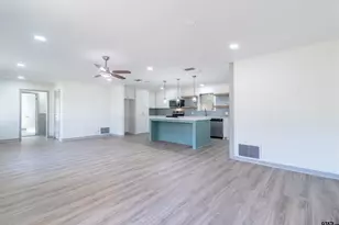 2419 Pounds Ave, Tyler, TX 75701 - Photo 7