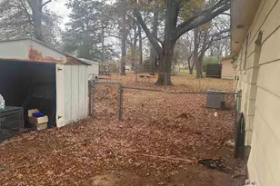 911 Mt Sylvan St, Lindale, TX 75771 - Photo 5