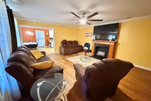 2008 Longview Dr, Henderson, TX 75652 - Photo 3