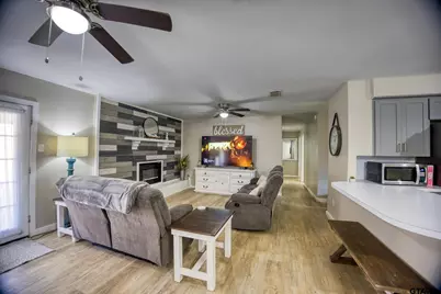 113 Peach Tree Dr, Palestine, TX 75803 - Photo 3