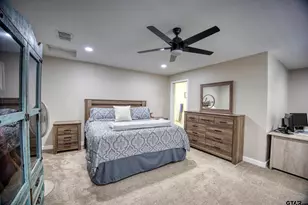 113 Peach Tree Dr, Palestine, TX 75803 - Photo 9