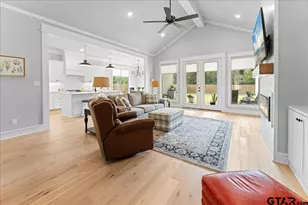 416 Deer Pt Cv, Chandler, TX 75758 - Photo 3