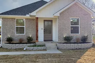 412 Garver St, Pittsburg, TX 75686 - Photo 1
