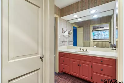 1929 McDonald, Tyler, TX 75701 - Photo 27