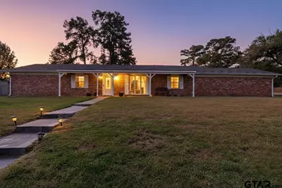 1004 Oakwood Dr, Longview, TX 75604 - Photo 1