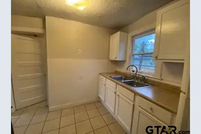 309 E Rix St Apt B, Tyler, TX 75701 - Photo 5