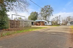 411 N College St, Lindale, TX 75771 - Photo 35