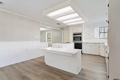 411 N College St, Lindale, TX 75771 - Photo 5