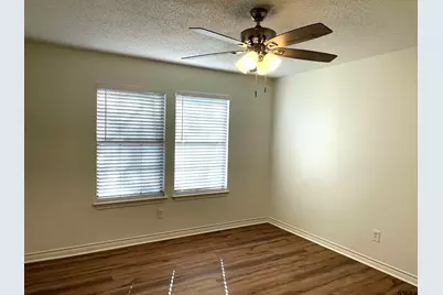 943 Creek Side Dr, Tyler, TX 75703 - Photo 11