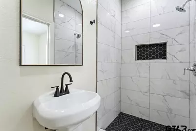 1704 E Houston St, Tyler, TX 75702 - Photo 27