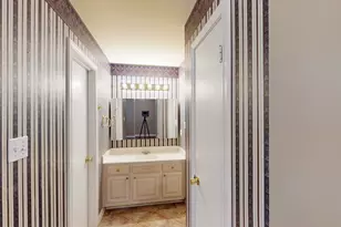 5401 Hollytree Dr, Tyler, TX 75703 - Photo 19