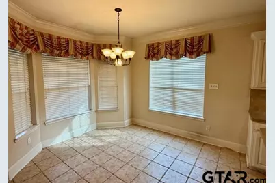 1911 Hollyglen, Tyler, TX 75703 - Photo 5