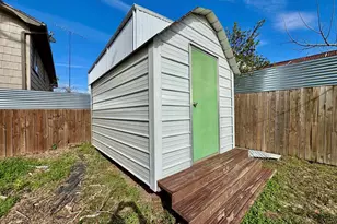 403 E Henderson St, Overton, TX 75684 - Photo 25