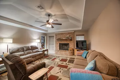 418 Chancellor Dr, Palestine, TX 75803 - Photo 3