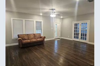 959 N Marshall St, Henderson, TX 75652 - Photo 5