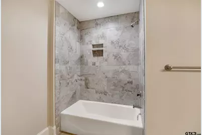 815 E Grande R-103, Tyler, TX 75703 - Photo 17