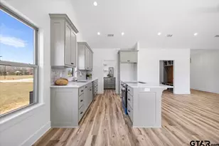 204 E Teal Dr, Troup, TX 75789 - Photo 9