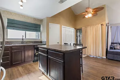 5745 Golden Oaks, Tyler, TX 75703 - Photo 15