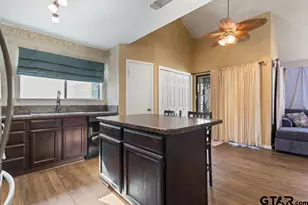 5745 Golden Oaks, Tyler, TX 75703 - Photo 15