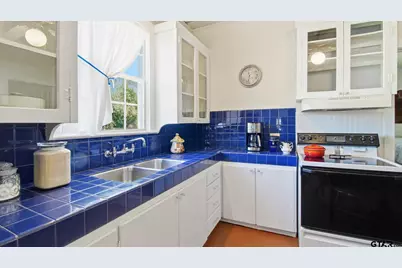 403 Woodlawn St, Henderson, TX 75652 - Photo 13