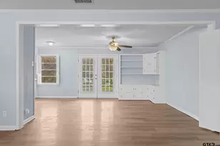 2304 Crestwood, Tyler, TX 75701 - Photo 5