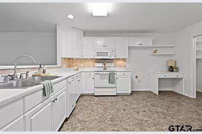 1807 Paverstone Lane, Longview, TX 75605 - Photo 9