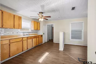 624 Camp St, Kilgore, TX 75662 - Photo 11