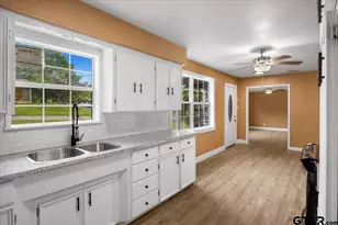 1912 W Oakwood, Tyler, TX 75702 - Photo 9