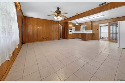 106 Southview Dr, Henderson, TX 75654 - Photo 9