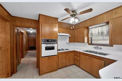 106 Southview Dr, Henderson, TX 75654 - Photo 5