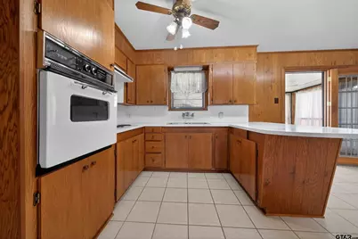 106 Southview Dr, Henderson, TX 75654 - Photo 7