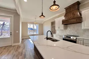 195 Clara Ln, Kilgore, TX 75662 - Photo 13