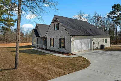 195 Clara Ln, Kilgore, TX 75662 - Photo 3