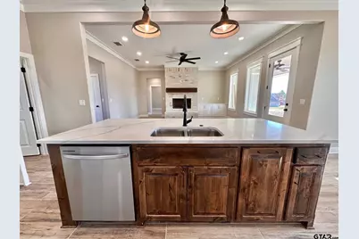 195 Clara Ln, Kilgore, TX 75662 - Photo 19