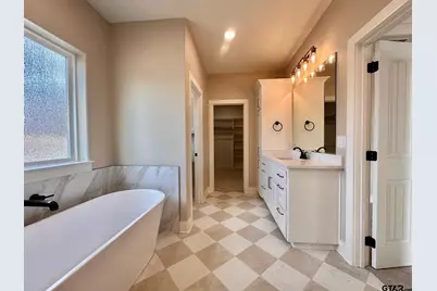 195 Clara Ln, Kilgore, TX 75662 - Photo 33