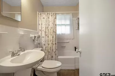 2216 Pleasant Dr, Tyler, TX 75701 - Photo 19