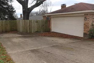 3800 Brookwood Dr, Tyler, TX 75701 - Photo 3