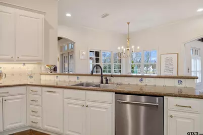 1405 Royal Oak Dr, Tyler, TX 75703 - Photo 13