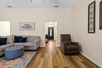 1502 Peach St., Kilgore, TX 75662 - Photo 9