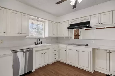 2827 Fairfax Dr, Tyler, TX 75701 - Photo 13