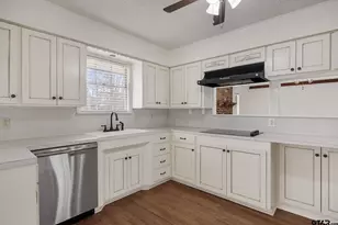 2827 Fairfax Dr, Tyler, TX 75701 - Photo 13